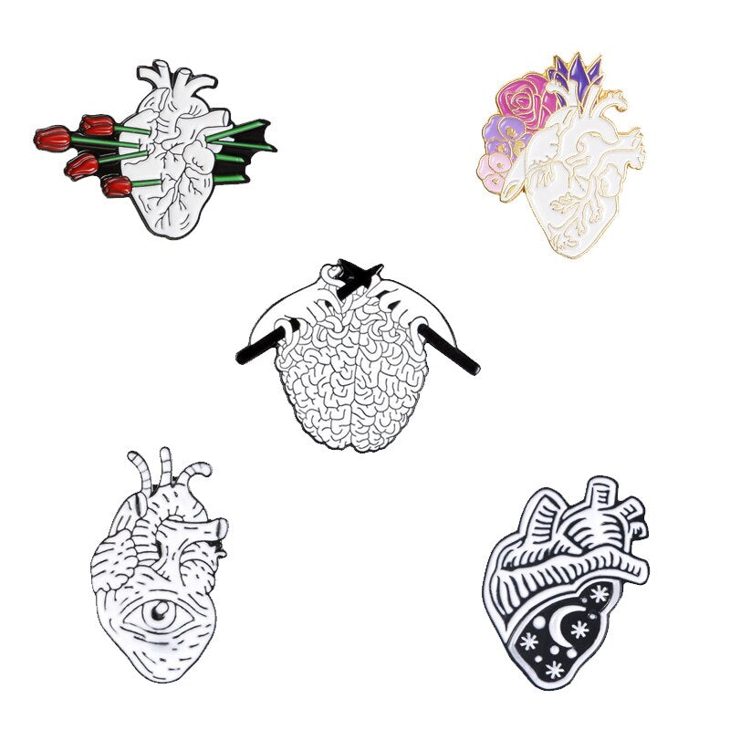 Cartoon Fun Heart Modeling Enamel Brooch Ocean Whale Spray Flower Butterfly Love Eyes Drawing Switch Alloy Badge Pin Jewelry