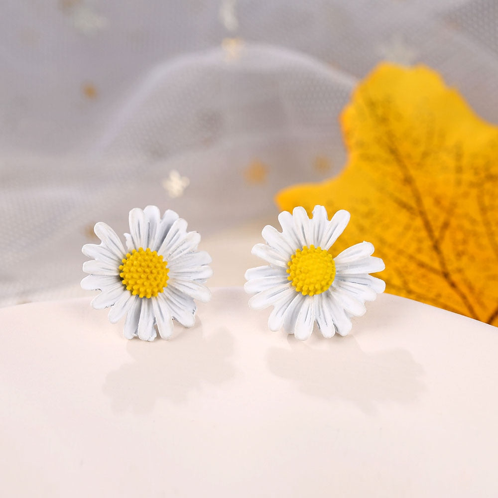 IPARAM New Korean Small Fresh Daisy Flower Stud Earrings 2020 Fashion 5 Color Geometric Flower Earrings Girl Ear Jewelry Gift