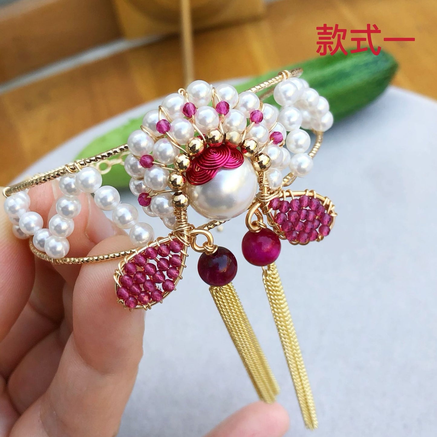 Desain gelang budaya buatan tangan Peking Opera aksesoris hadiah ulang tahun khusus yang dipersonalisasi