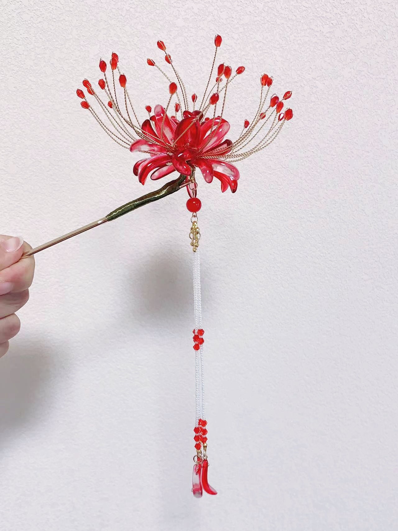 Hanmdade spider lily bunga jepit rambut untuk anak perempuan hadiah ulang tahun yang dipersonalisasi